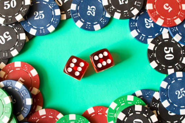 Bangladesh Android user reviewing 333det account and casino pages on mobile